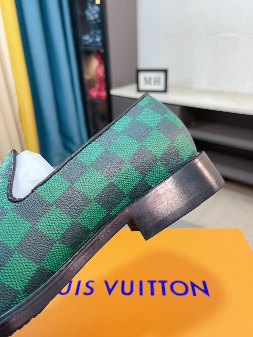 Ex-factory price 720🌹🌹High version [LV] Louis Vuitton's popular casual leather shoes🎖Fashionable and elegant🎖🎖Material: Original imported open-edge beaded cowhide, washed cowhide leather lining, original open-molded rubber outsole, high-end and classy, ​​elegant quality, instantly transforming into a handsome man ❤❤Standard\nNumber: 38-44